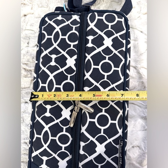 Picnic at Ascot Blue & White Wine & Wine Glasses Carrier - Picture 4 of 5